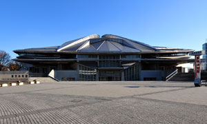 東京オリンピック2020に向けて改装中の東京体育館