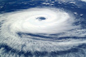 台風の衛星画像