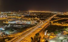 高速道路ジャンクションの夜景